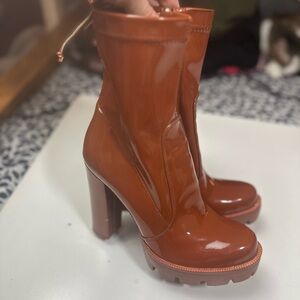 Azalea Wang X Dolls Kill Brown Patent Vegan Leather Rainy Days Boots 7.5 *READ*‎